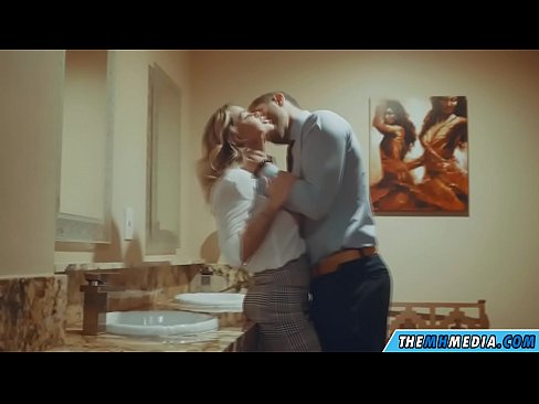 ❤️ Nuair a mheallann blonde busty tú i seomra scíthe poiblí ❤ Gnéas ag ga.vegasservice.ru ️❤